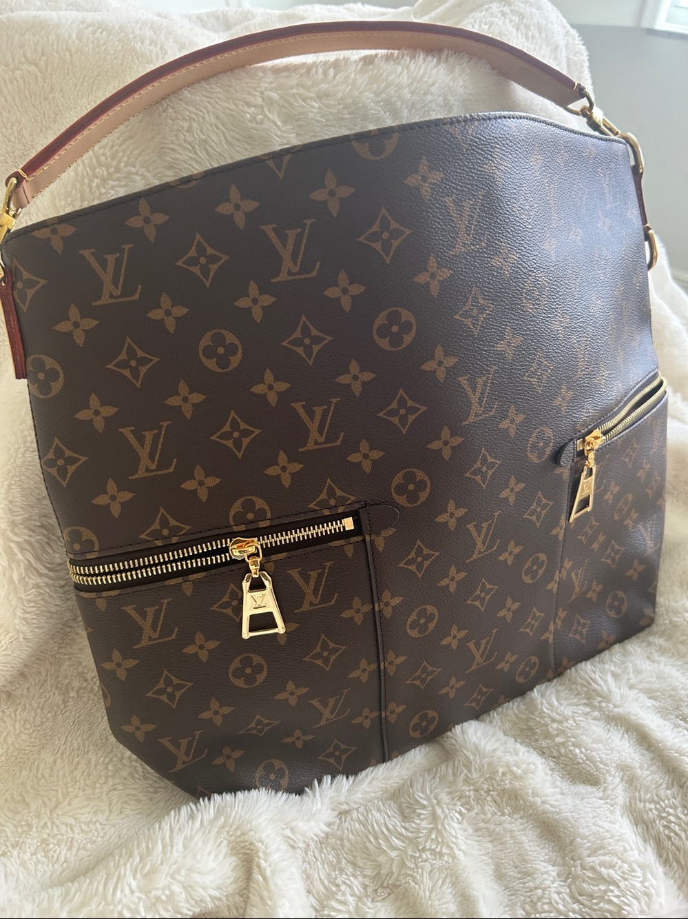 Louis Vuitton RARE MELIE Hobo Brand New in DUST BAG GUARANTEED AUTHENTIC